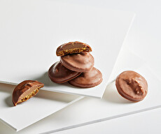 Box of crunchy hazelnut