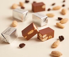 5 Petits Bonheurs coffee praline bar