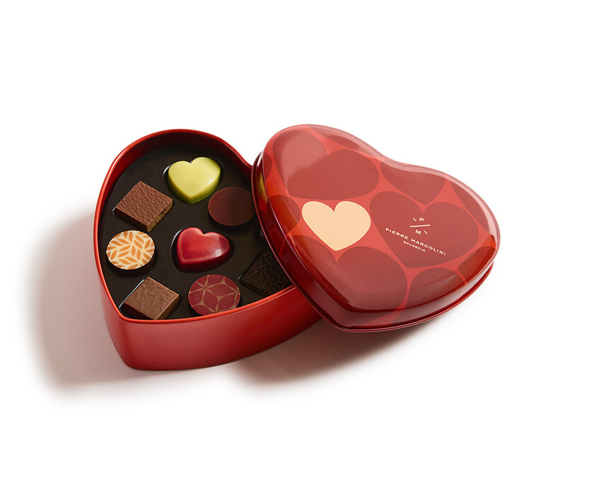 Heart box with 9 chocolates 